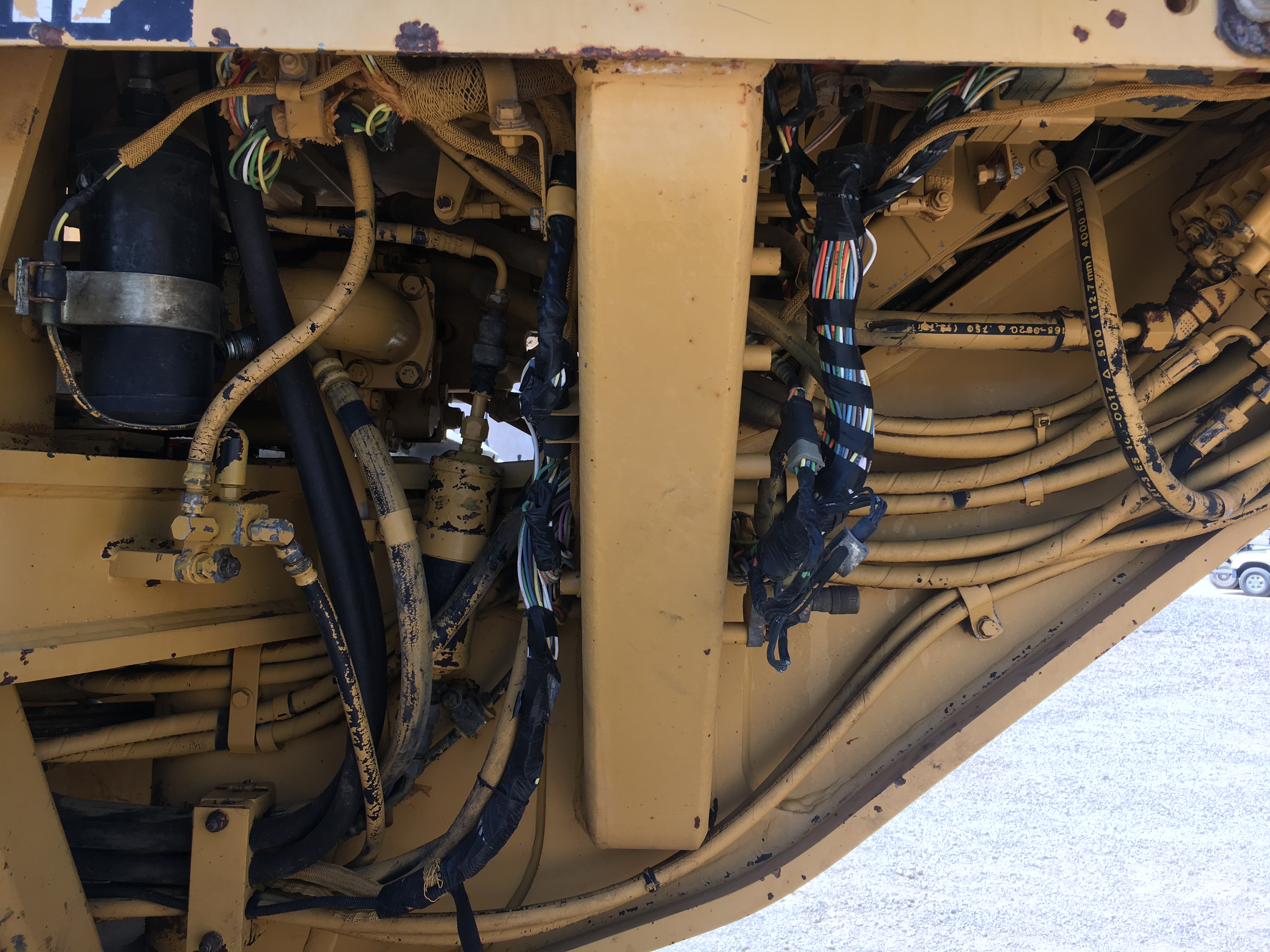 ./imagenes/INVOICE/2019/16019/MOTOCONFORMADORA CAT_140H (14).JPG